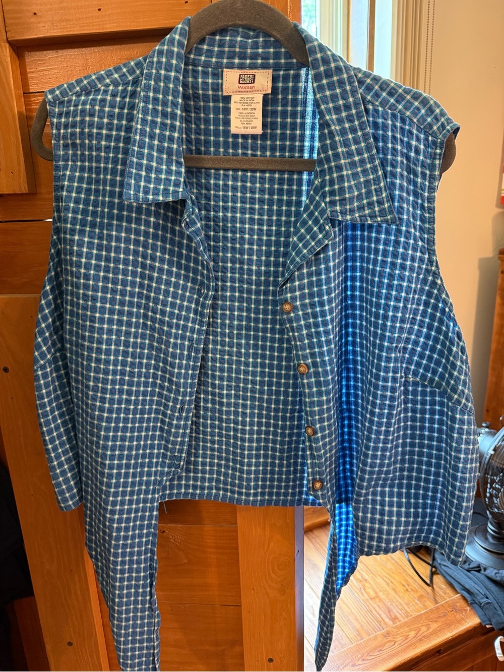 Faded Glory Blue & White Plaid Button-Up Shirt